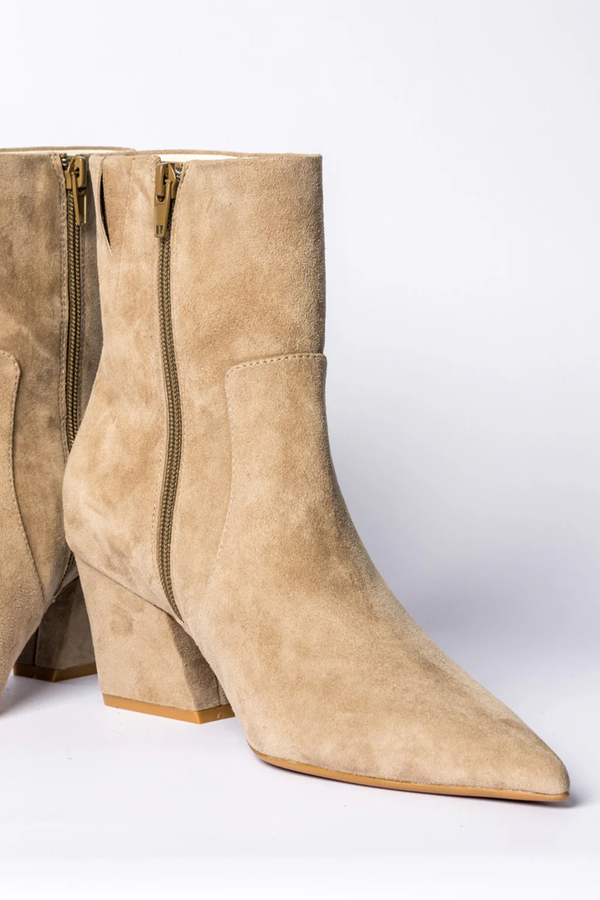 ZOE KRATZMANN |PENCHANT BOOT | TRUFFLE SUEDE