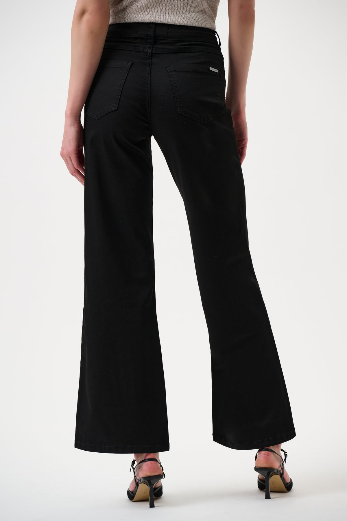 Joseph Ribkoff | Goldie | Classic Wide-Leg Stretch Jeans - Black251968BCO
