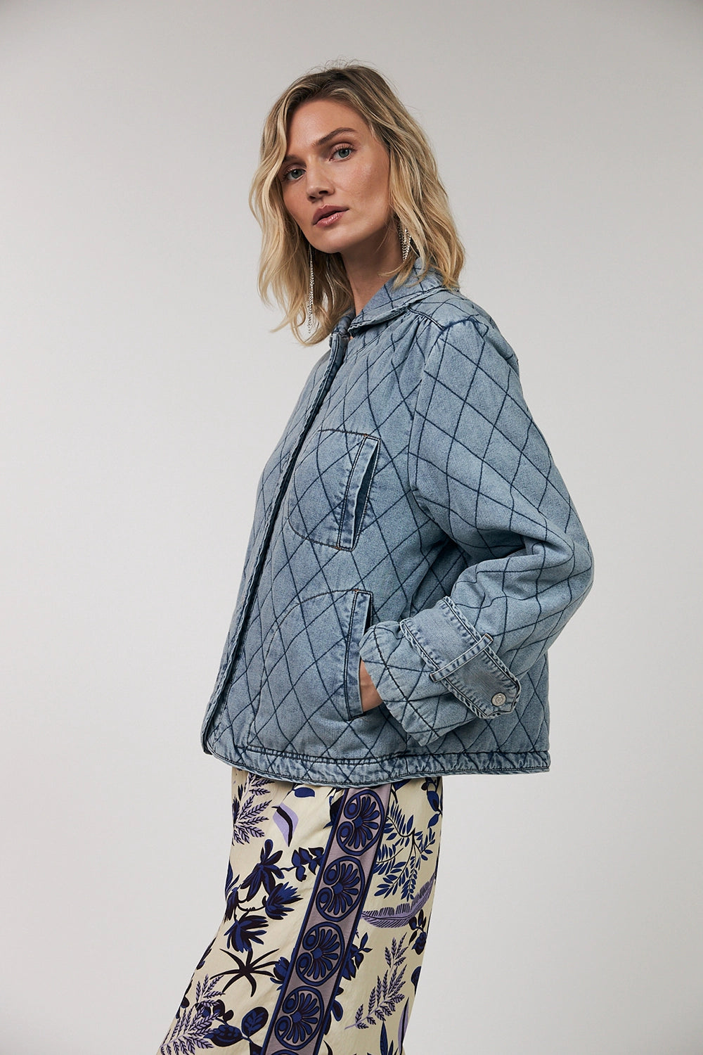 Lollys Laundry | ViolaLL Quilted Jacket LS - Washed Denim