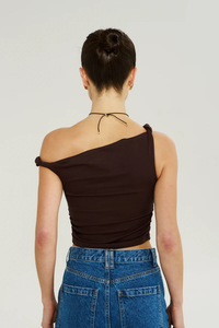 SUMMI SUMMI | OFF SHOULDER TWIST TOP - CHOCOLAT