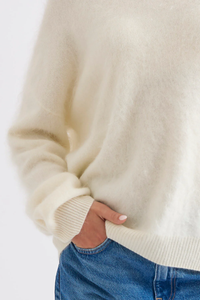 Mia Fratino | Edith Crew - Polar