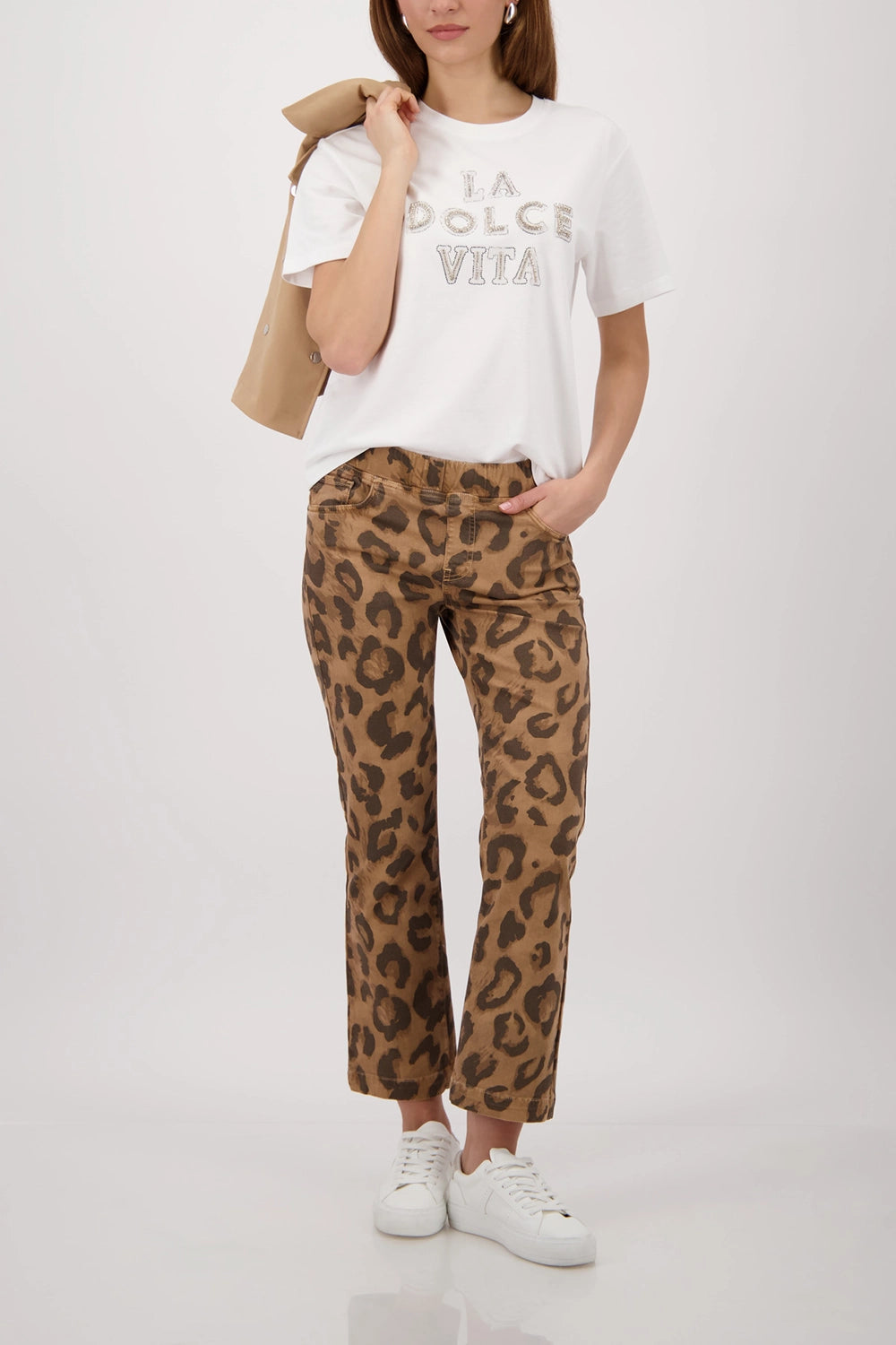 MONARI | T-SHIRT WITH DECORATIVE LETTERING - OFF-WHITE 410183