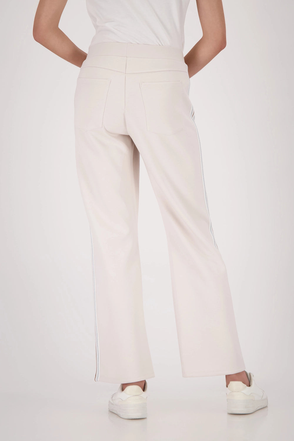 MONARI | JOGGERS WITH LUREX STRIPES - CHAMPAGNE BEIGE 410336