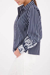 MONARI | BLOUSE WITH LACE - MARINE PATTERN 410344