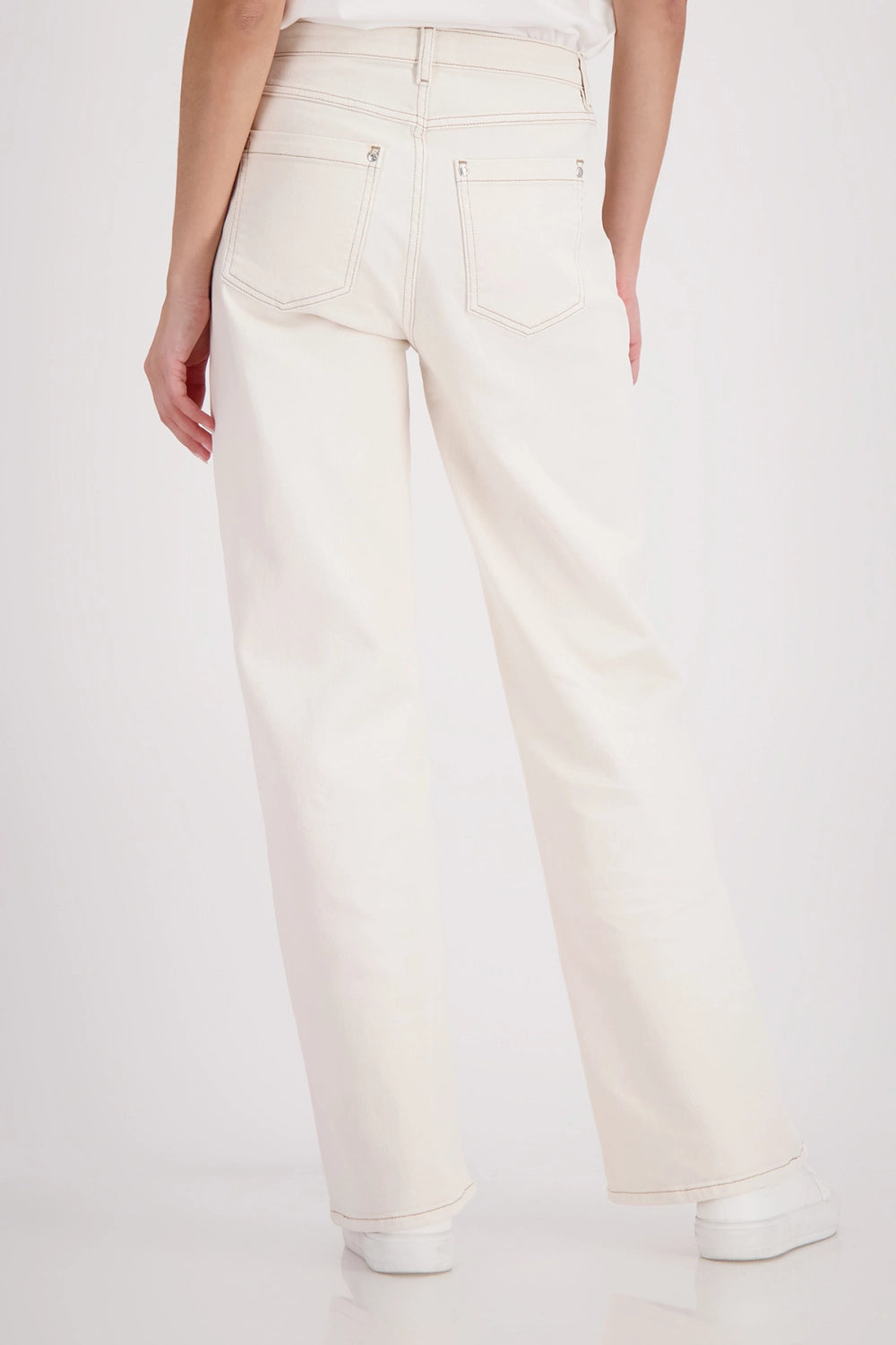 MONARI | JEANS WITH STRIPE DETAIL - CHAMPAGNE BEIGE 410345