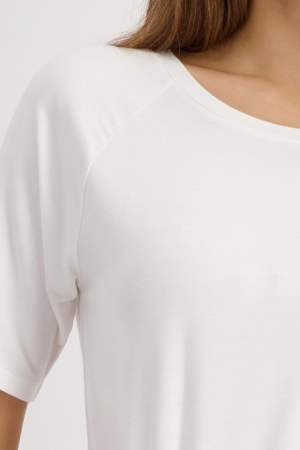 MONARI | BASIC T-SHIRT - OFF-WHITE 410373