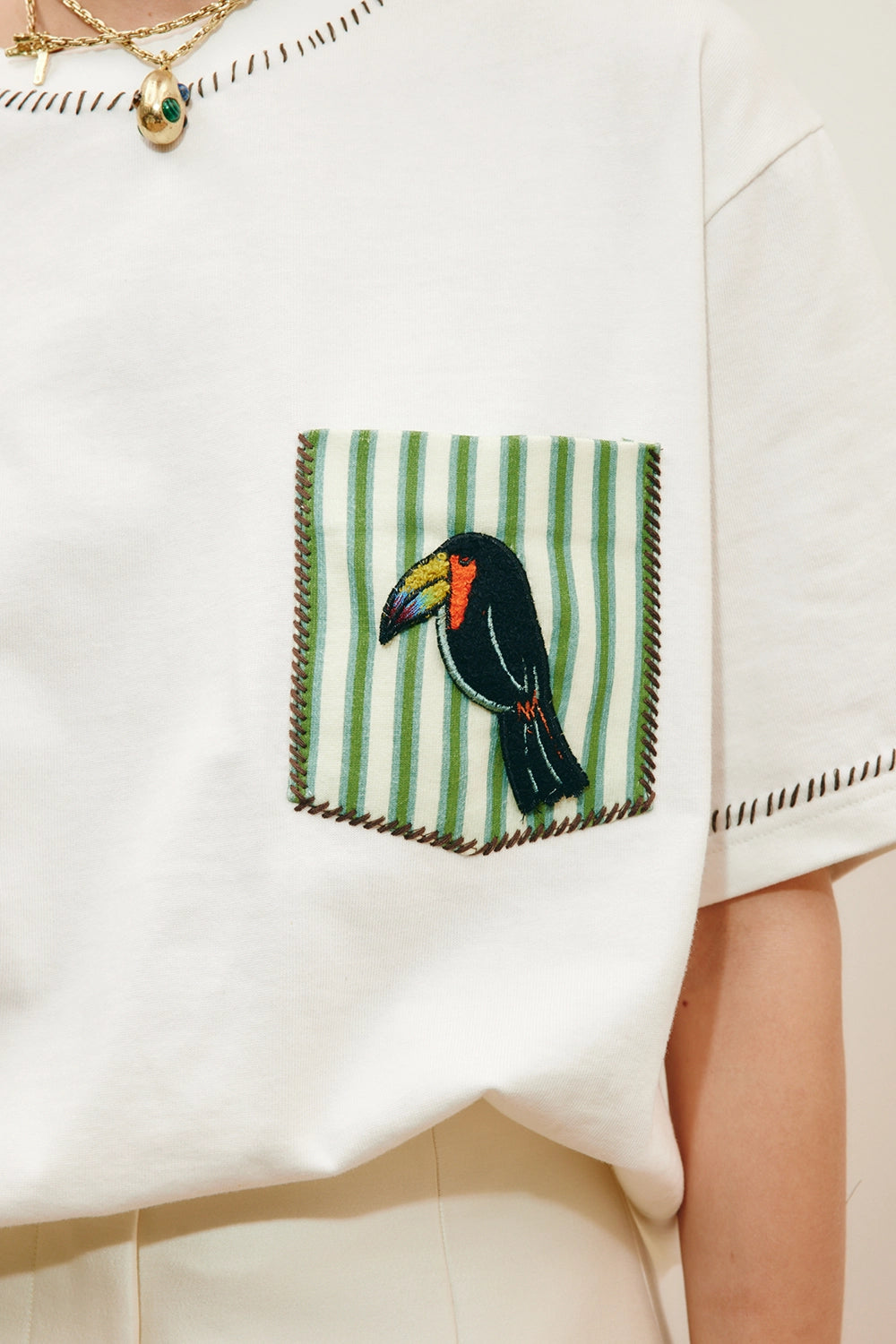 ALÉMAIS | TOUCAN TANGO EMBROIDERED POCKET TEE