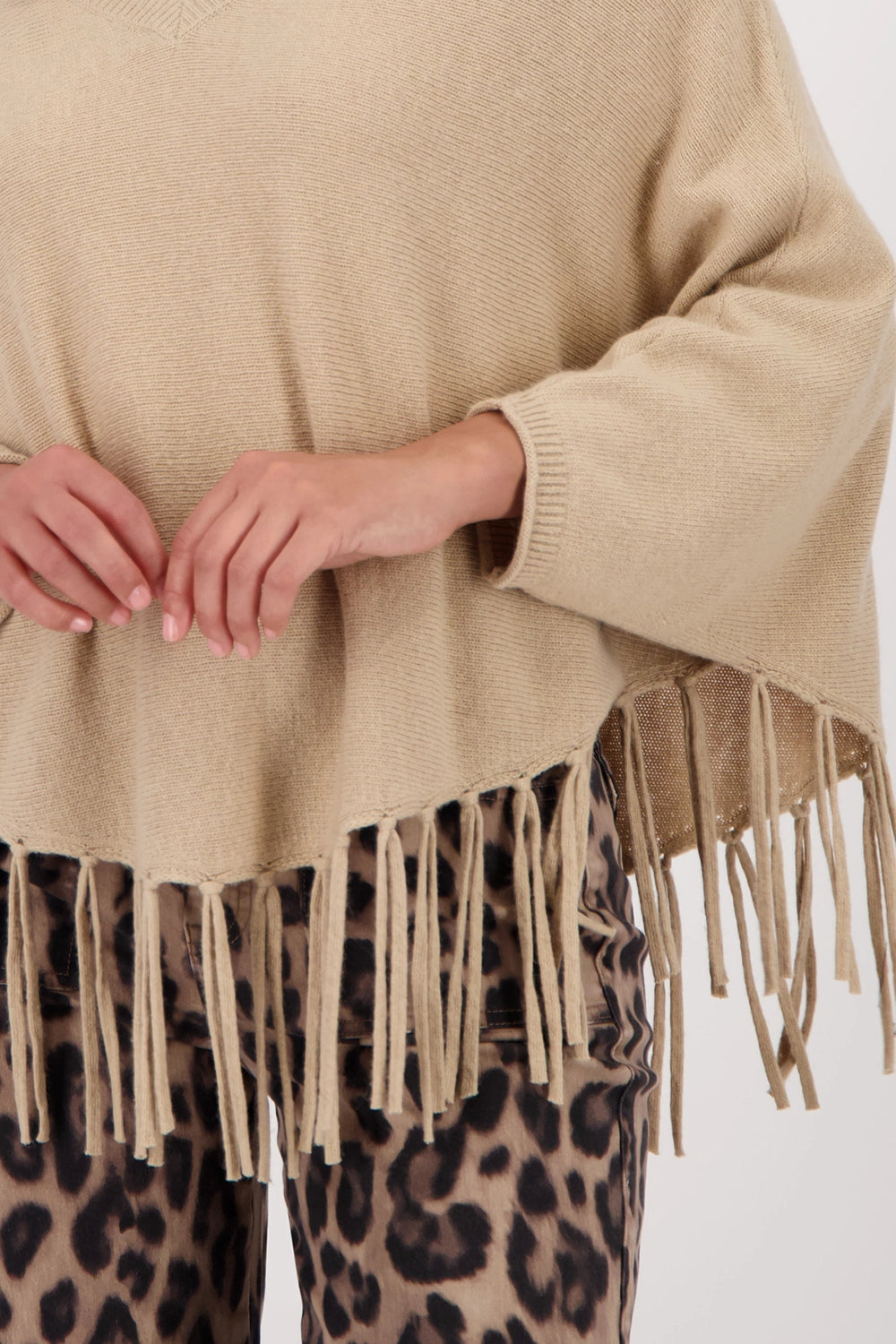 MONARI | SWEATER CAPE FRINGES - CINNAMON 808946