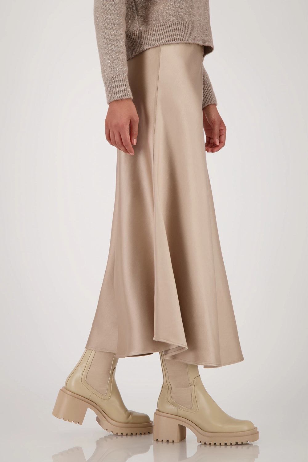 MONARI | SATIN SKIRT - TRUFFLE 809026