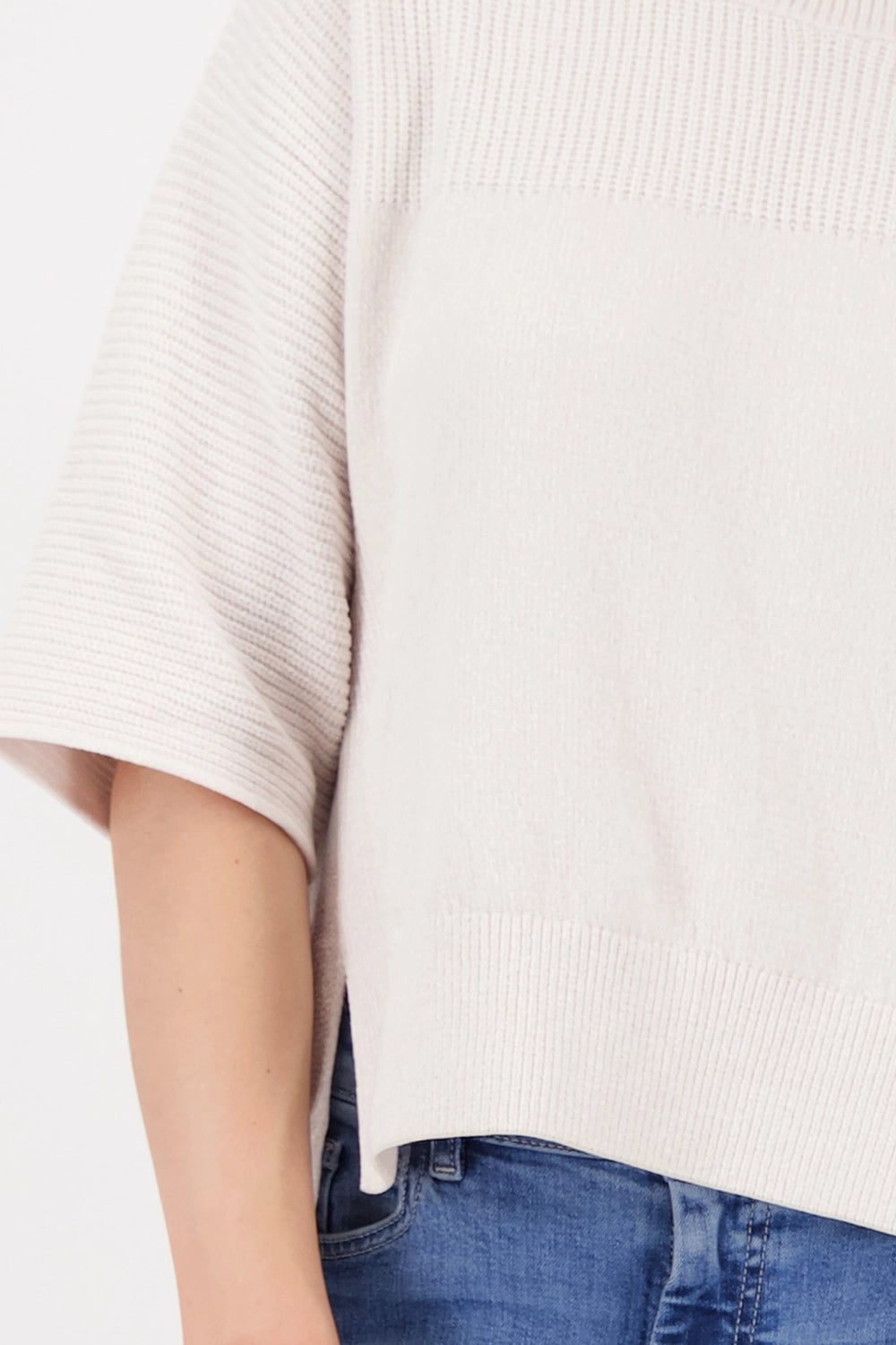 MONARI | JUMPER WITH SIDE SLITS - OAT MILK 809064