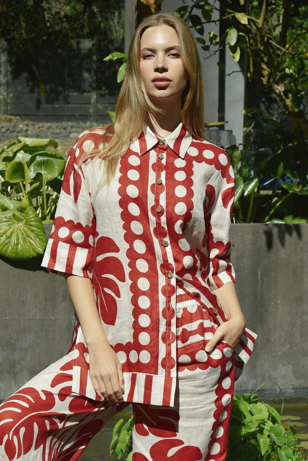 COOPER | IN THE KNOW TOP - RED/NATURAL