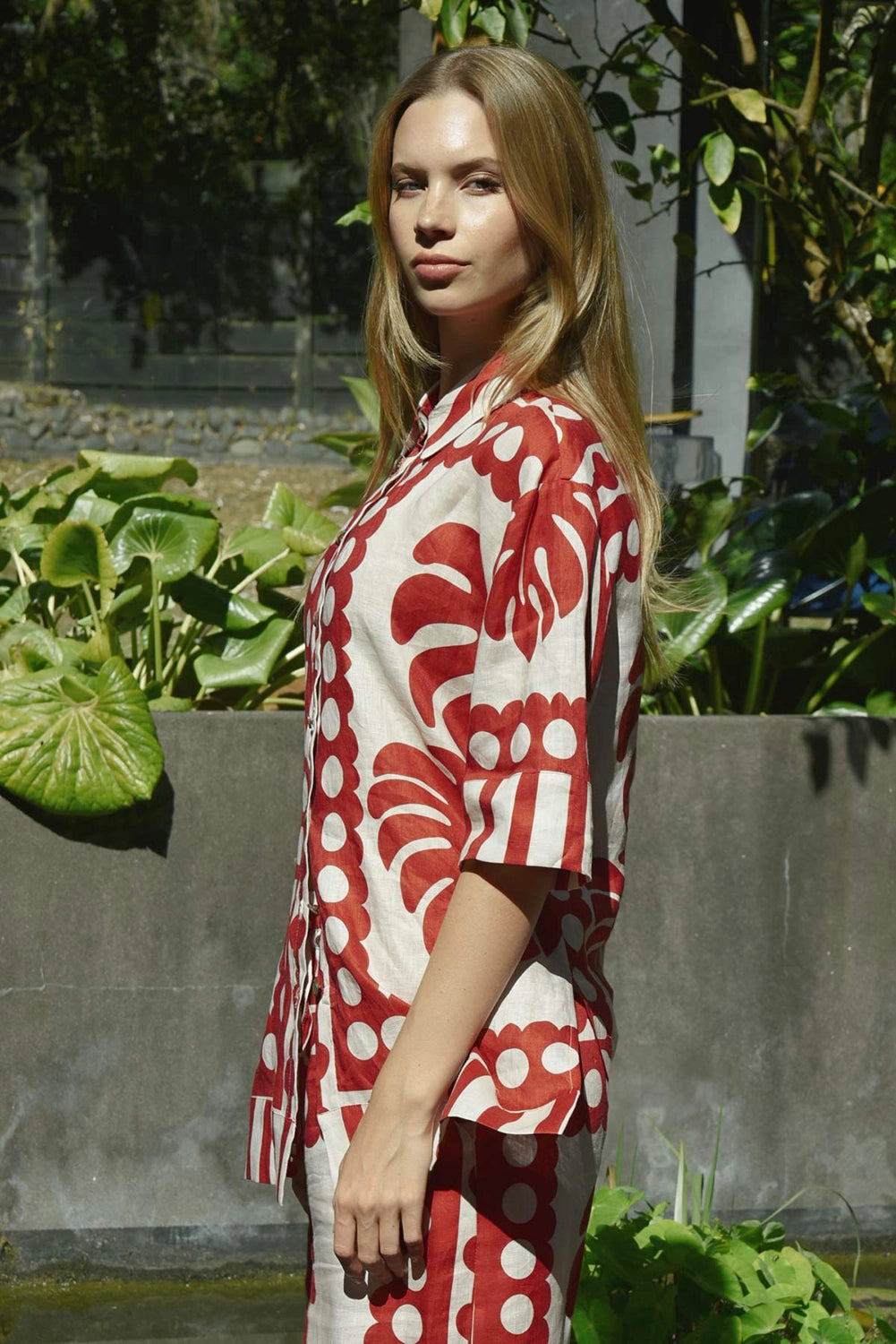 COOPER | IN THE KNOW TOP - RED/NATURAL