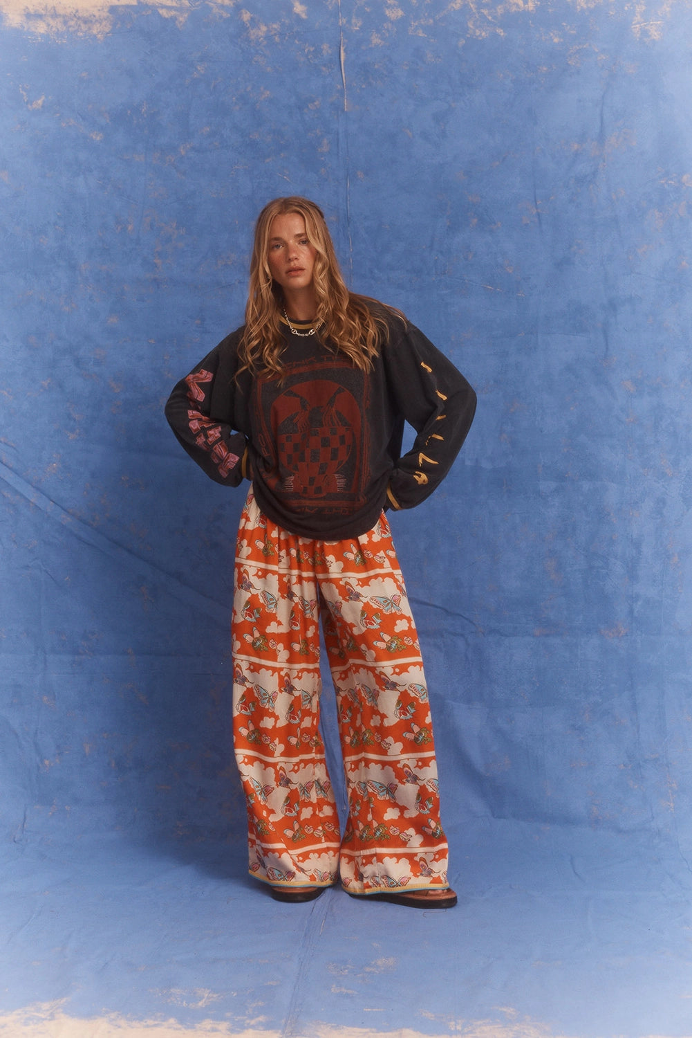 Kinga Csilla | Love Potion Roses Tee