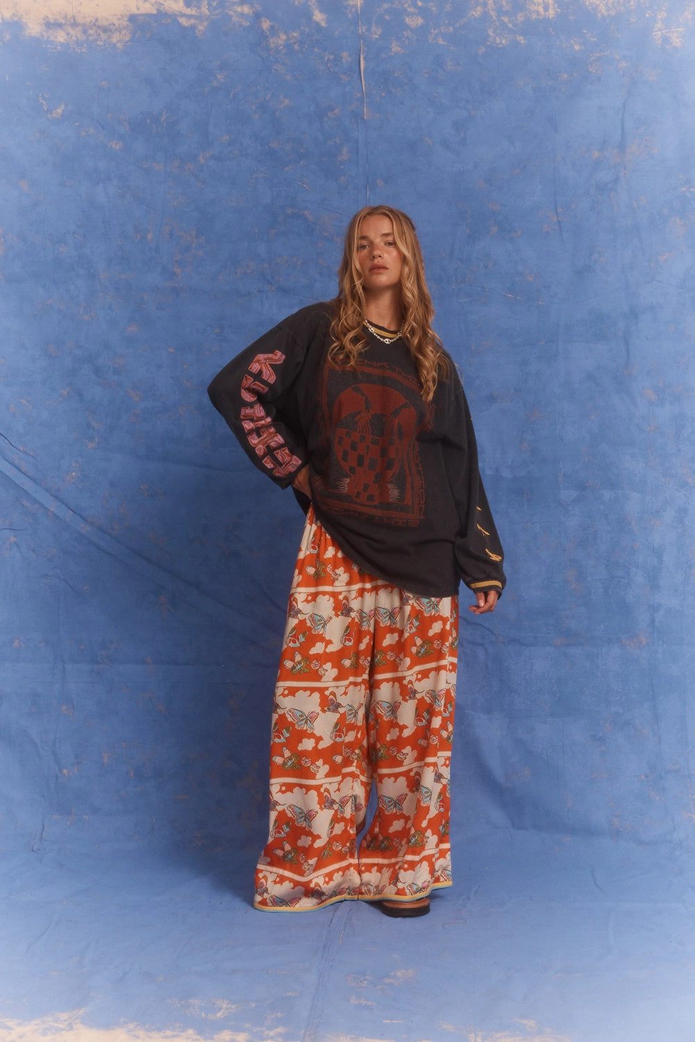 Kinga Csilla | Love Potion Roses Tee