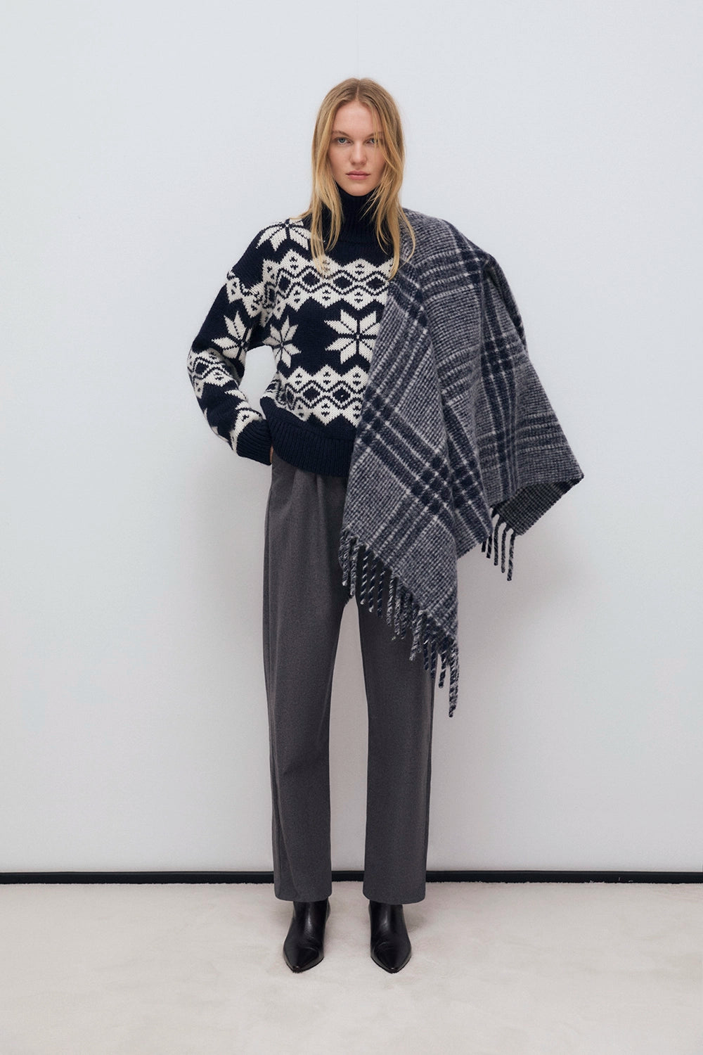 THE NEW SOCIETY | NERIANA WOMAN JUMPER - INFINITE NAVY
