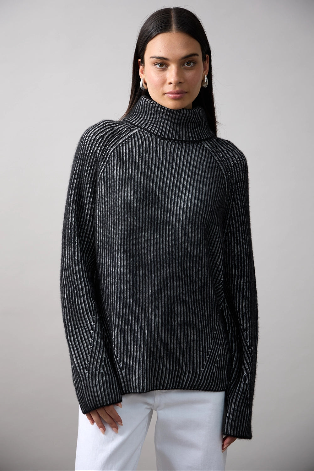 Mia Fratino | Ren Rollneck - Jet Black/Foggy