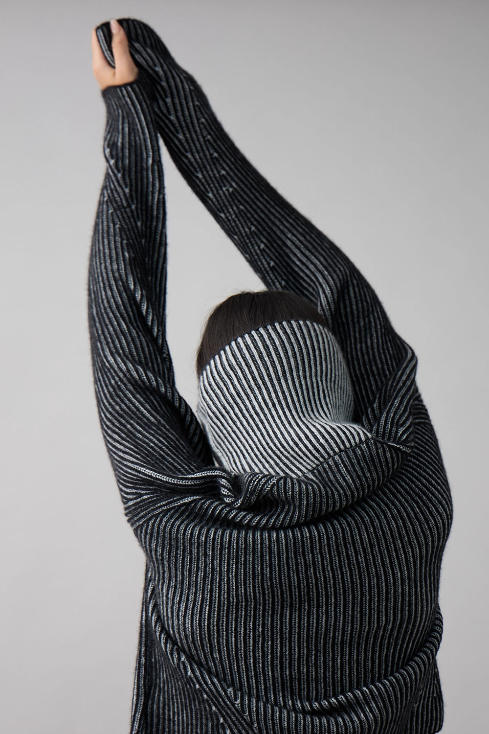 Mia Fratino | Ren Rollneck - Jet Black/Foggy