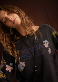Kinga Csilla | Petalo Sadie LS Tee
