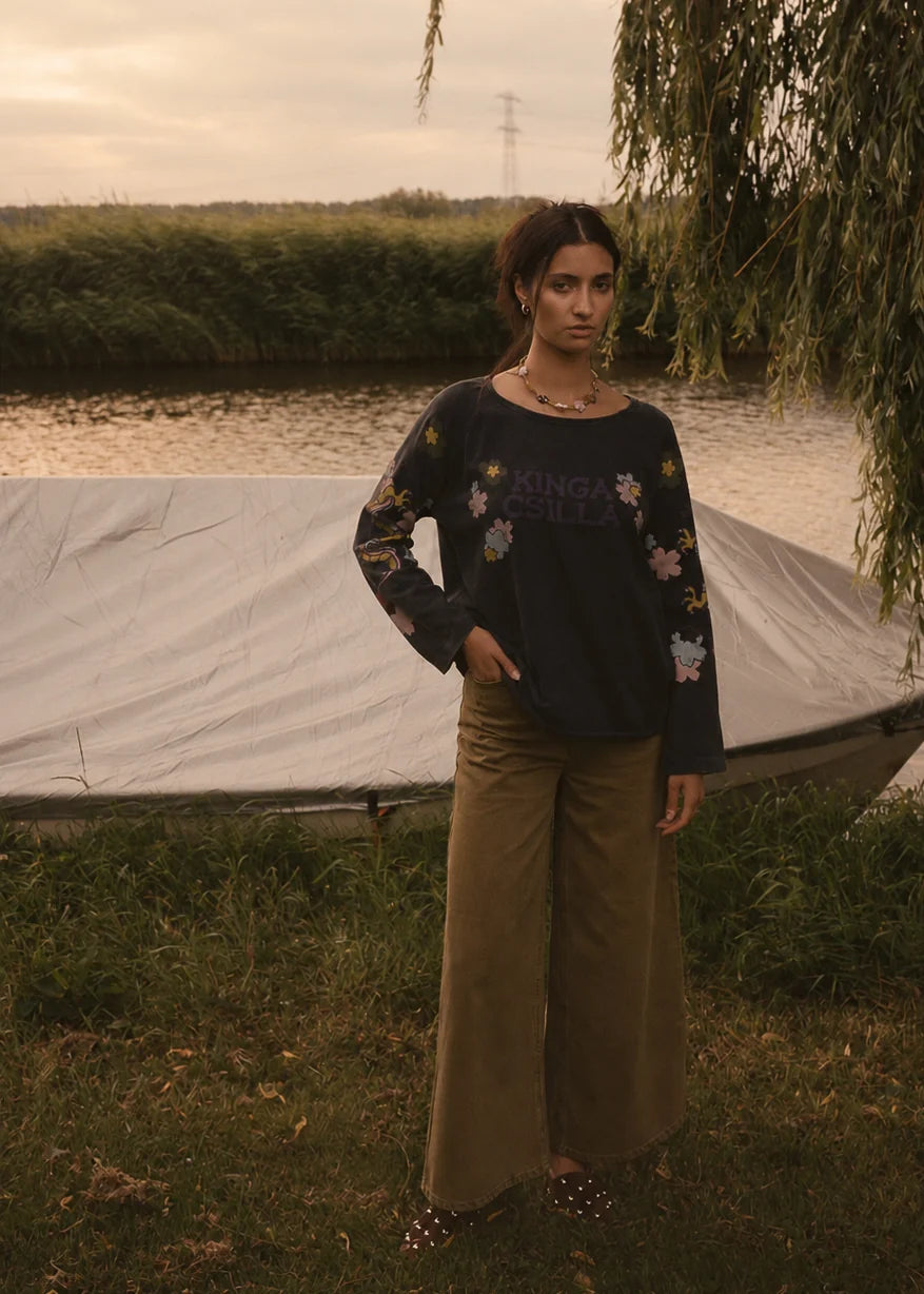 Kinga Csilla | Petalo Sadie LS Tee