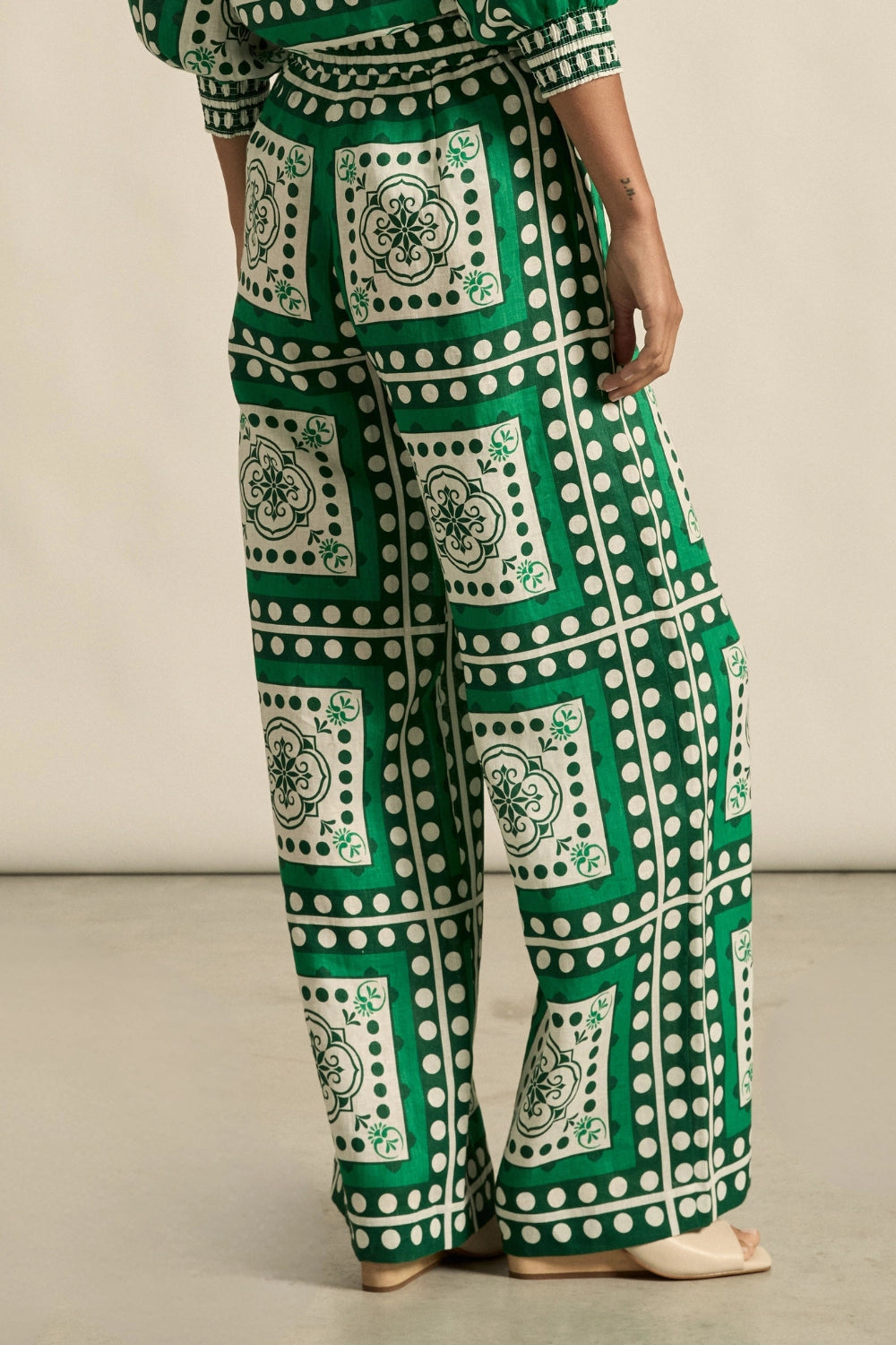 ZOE KRATZMANN | GESTURE PANT | PARROT SCARF