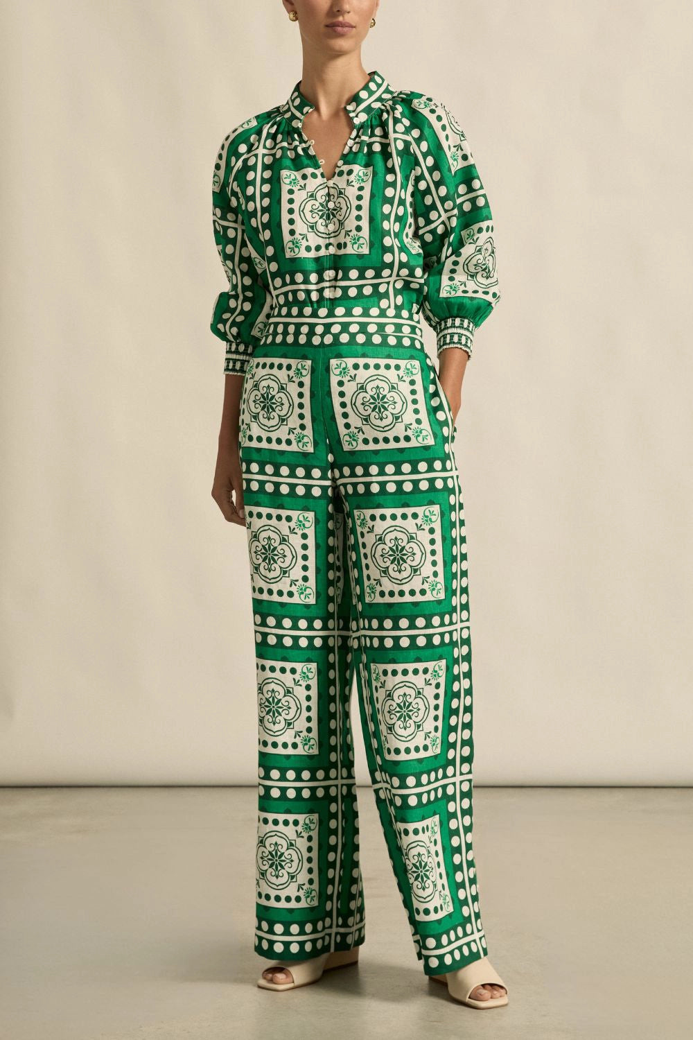 ZOE KRATZMANN | INSPIRE TOP | PARROT SCARF