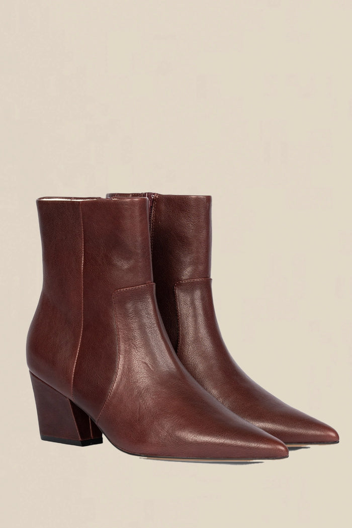 ZOE KRATZMANN |PENCHANT BOOT | CURRANT LEATHER
