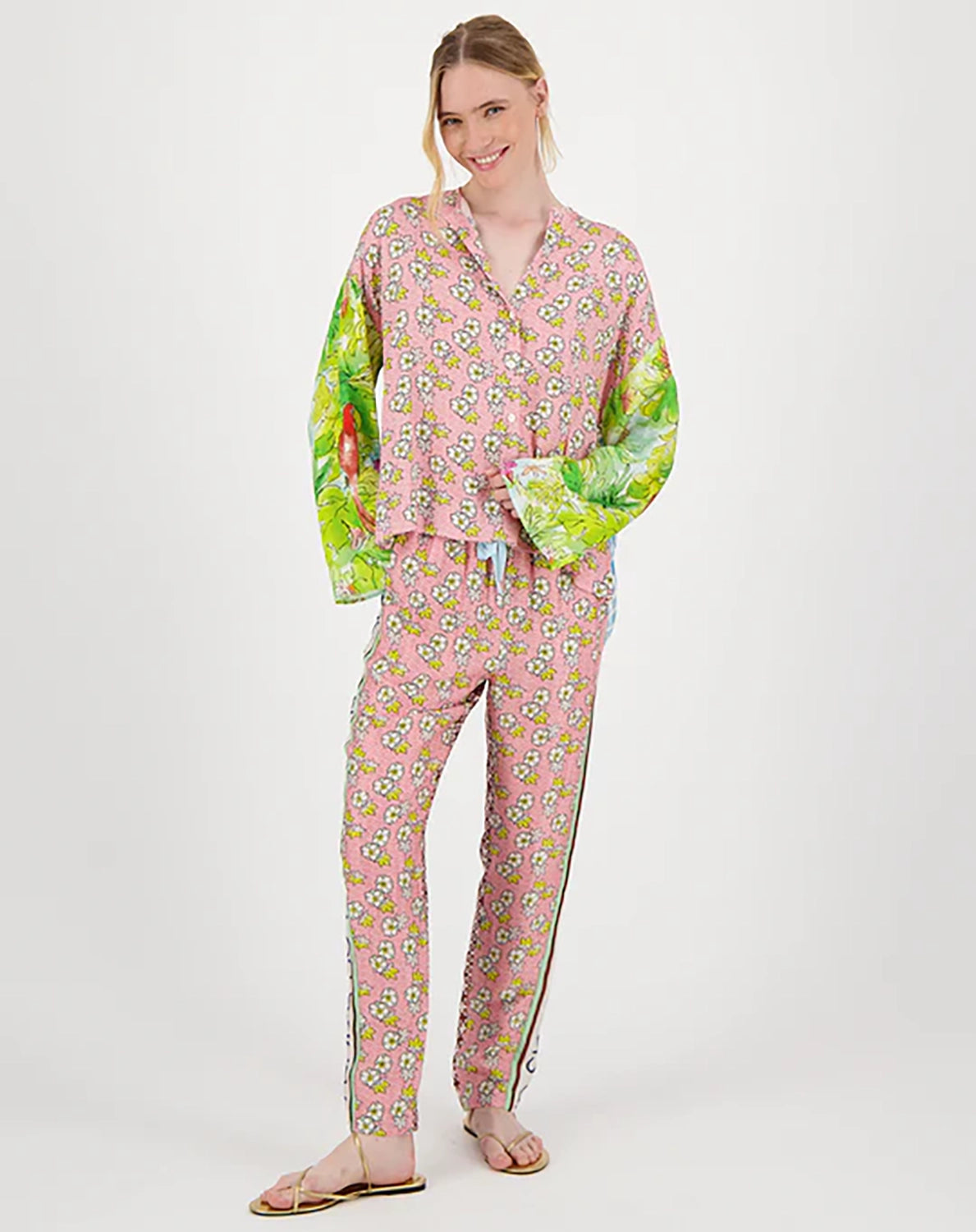 ME369 | Alina Pura Vida Crew Neck Shirt